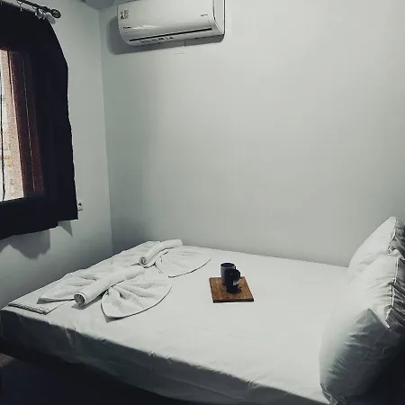 Cute Apple - At The Heart Of The Old Town * 하니아